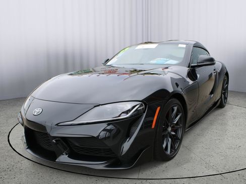 Certified 2025 Toyota Supra RWD image 4