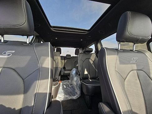 New 2026 Chrysler Pacifica Limited w/ S Appearance Package image 54