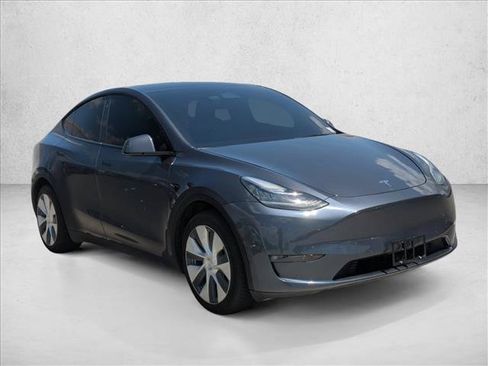 Used 2022 Tesla Model Y Long Range AWD/4WD image 3