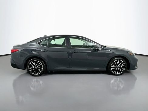 Used 2026 Toyota Camry XLE AWD/4WD image 4