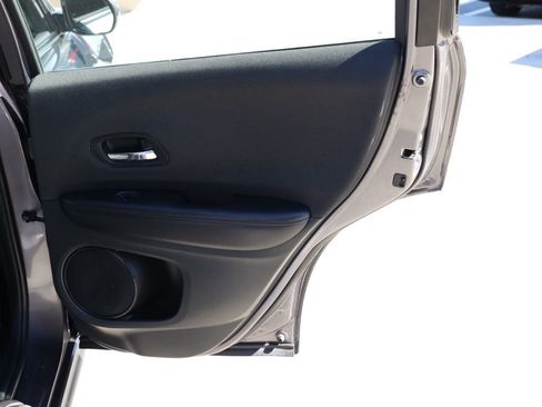 Used 2022 Honda HR-V LX image 19