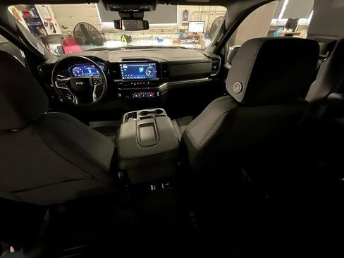 Used 2023 Chevrolet Silverado 1500 LT image 3