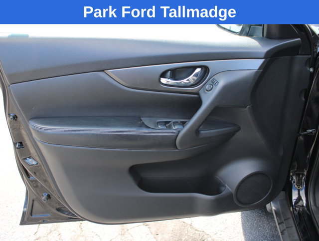 Used 2016 Nissan Rogue S AWD/4WD image 10