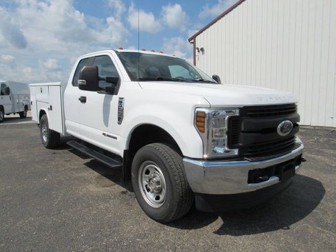 Used 2018 Ford F350 XL w/ Power Equipment Group AWD/4WD image 9
