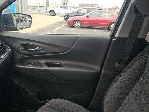 Used 2022 Chevrolet Equinox LT image 12