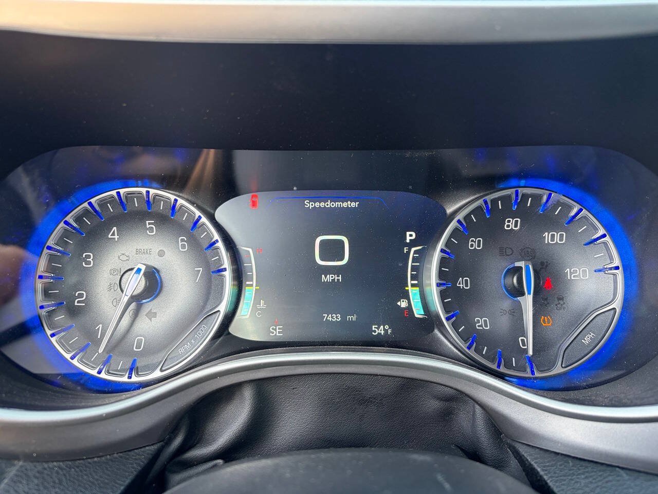 Used 2026 Chrysler Pacifica Select FWD image 12