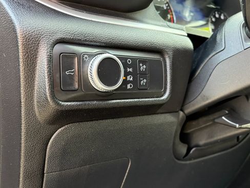 Used 2022 Ford Explorer XLT AWD/4WD image 17