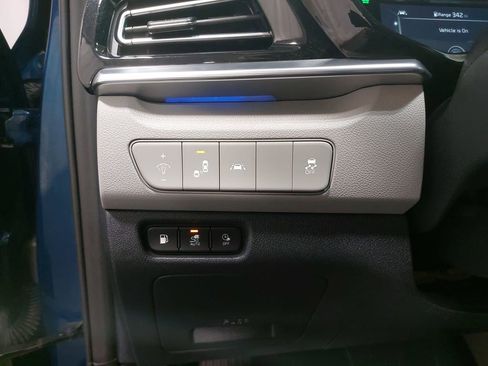 Used 2022 Kia Niro EX Premium image 26