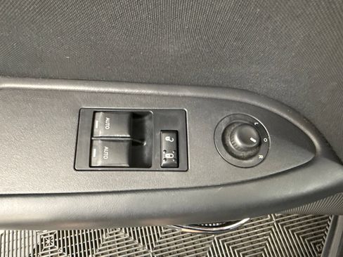 Used 2010 Dodge Challenger SE RWD image 11