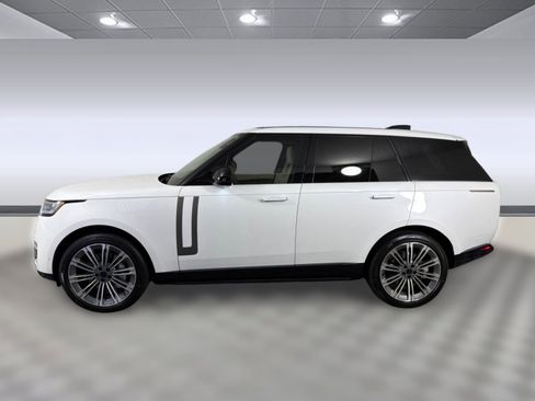 Used 2026 Land Rover Range Rover SE image 2