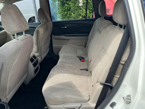 Used 2019 Honda Pilot LX image 9