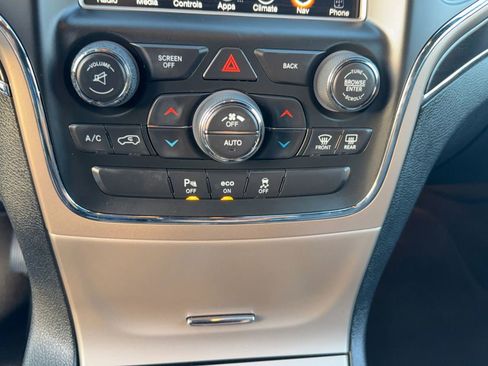 Used 2014 Jeep Grand Cherokee Limited RWD image 25