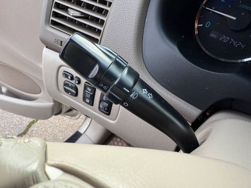 Used 2007 Toyota Sienna XLE image 34