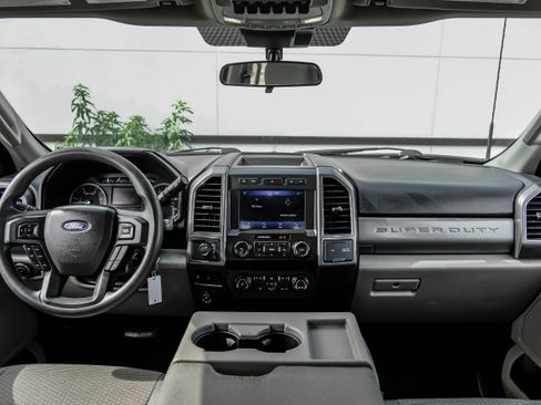 Used 2022 Ford F450 XLT w/ Camper Package AWD/4WD image 10
