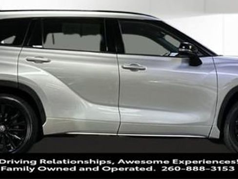 Used 2024 Toyota Highlander XSE image 5