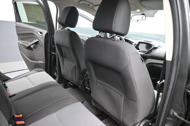 Used 2017 Ford Escape SE w/ Equipment Group 201A FWD image 16