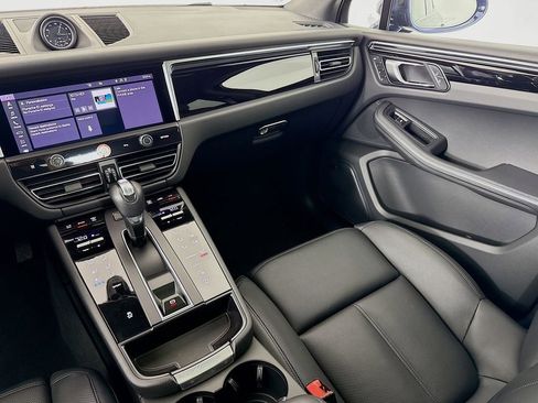 Certified 2025 Porsche Macan image 26