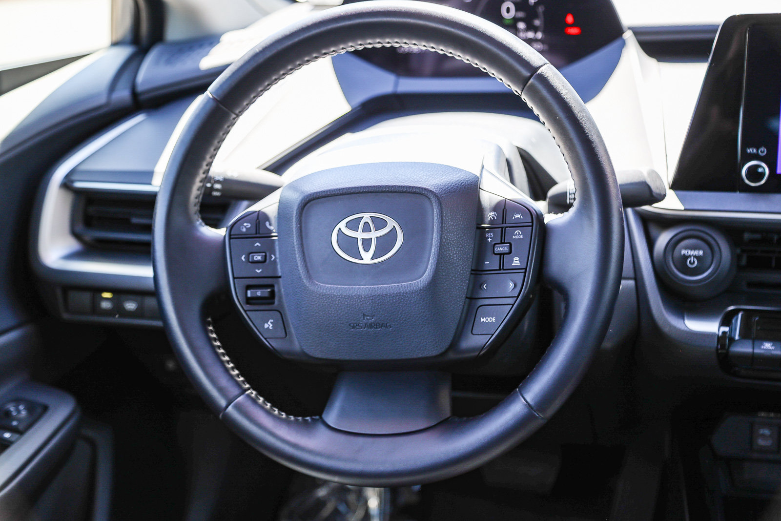 Certified 2024 Toyota Prius LE FWD image 16