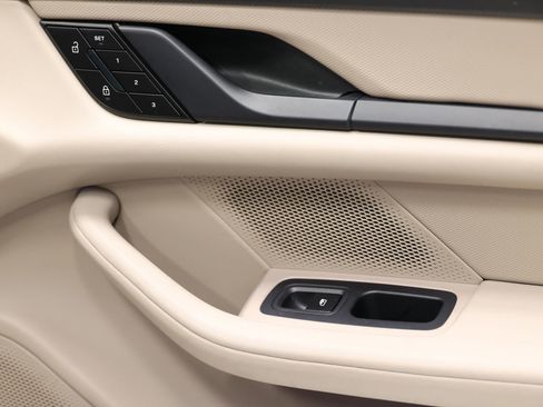 Used 2022 Porsche Taycan 4 Cross Turismo w/ Technology Package image 73