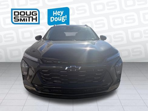 New 2026 Chevrolet Trax ACTIV w/ Sunroof Package FWD image 2
