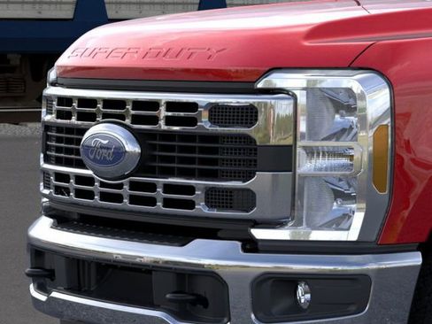 New 2026 Ford F250 XLT w/ FX4 Off-Road Package AWD/4WD image 17