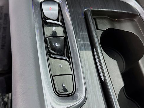 Used 2024 Buick Enclave Premium image 22