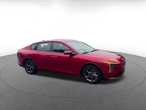 Used 2025 Kia K4 FWD image 2