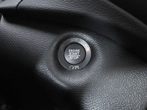 Used 2022 Jeep Cherokee Latitude Lux w/ Sun & Sound Group image 35