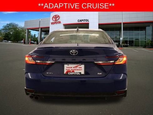 Used 2025 Toyota Camry SE image 6