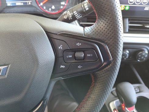 Used 2024 Chevrolet Trax RS w/ Sunroof Package image 50