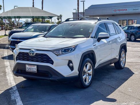 Used 2021 Toyota RAV4 XLE Premium AWD/4WD image 3