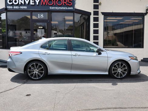 Used 2020 Toyota Camry LE FWD image 9