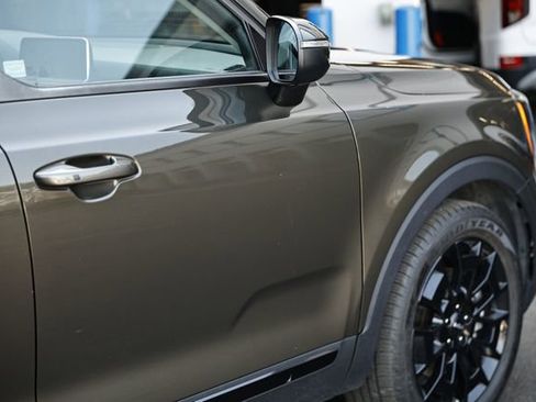 Used 2022 Kia Telluride EX w/ EX Premium Package image 7