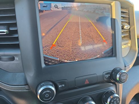 Used 2022 RAM 2500 Tradesman w/ Chrome Appearance Group image 19