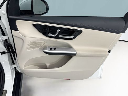 Used 2023 Mercedes-Benz GLC 300 image 24