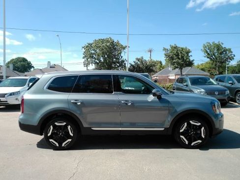 Used 2025 Kia Telluride S AWD/4WD image 4