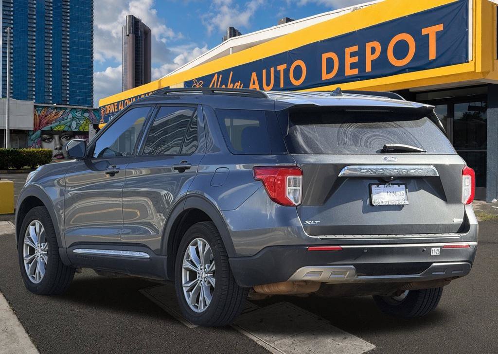 Used 2020 Ford Explorer XLT w/ Equipment Group 202A AWD/4WD image 3