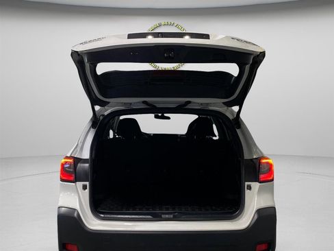 Used 2024 Subaru Outback Premium AWD/4WD image 9