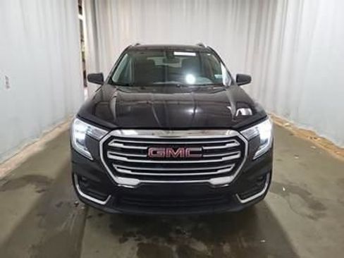 Used 2024 GMC Terrain SLT w/ Infotainment Package II image 5