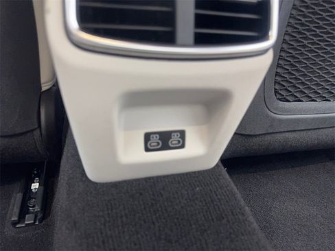 Used 2025 Genesis G70 2.5T image 73