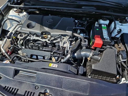 Used 2019 Toyota Camry LE image 27