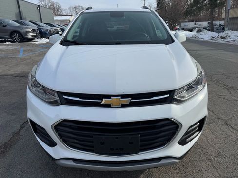 Used 2018 Chevrolet Trax LT w/ LT Convenience Package image 2