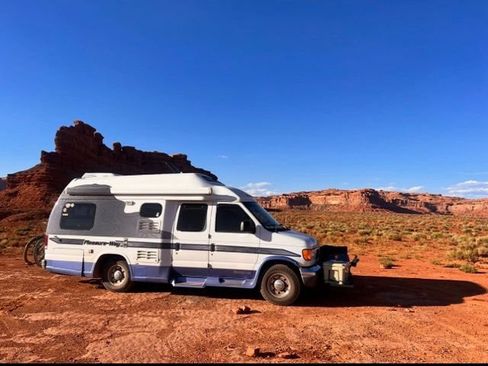 Used 2003 Ford E-350 and Econoline 350 Super Duty RWD image 20