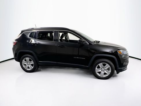 Used 2022 Jeep Compass Latitude w/ Convenience Group AWD/4WD image 4