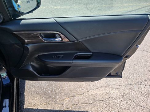 Used 2016 Honda Accord EX-L image 29