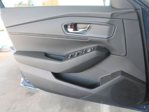 Used 2025 Honda Accord SE image 13