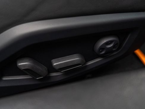 Used 2017 Lamborghini Huracan LP 610-4 AWD/4WD image 36