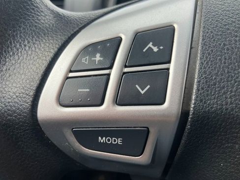 Used 2016 Mitsubishi Lancer ES image 3