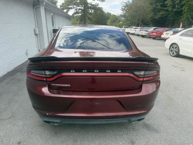 Used 2017 Dodge Charger SE RWD image 6