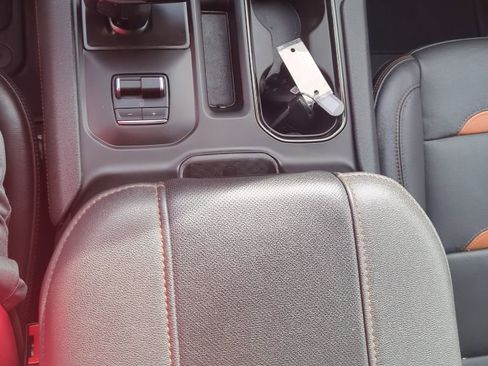 Used 2024 GMC Sierra 1500 AT4 w/ Technology Package image 44